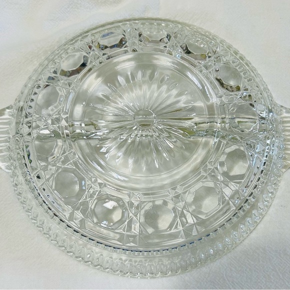 Vintage Indiana Federal glass, button & cane divided relish dish. Mint condition - Picture 2 of 2